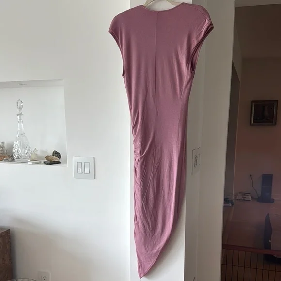 Helmut Lang V Neck Twist Micor Modal
Dress in Rind - Picture 5 of 10